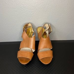 MICHAELMichael Kors Carla Brown Leather Sandal 8.5